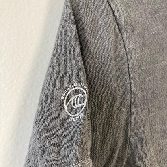 💕6 listings/$12💕 BILLABONG shirt - Picture 2 of 4